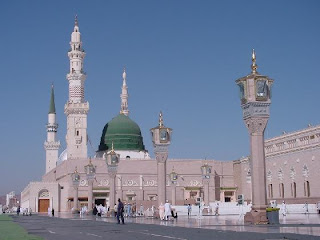 Medina.The_Grand_Masjid_of_Prophet_Muhammad_SW-Medina.jpg